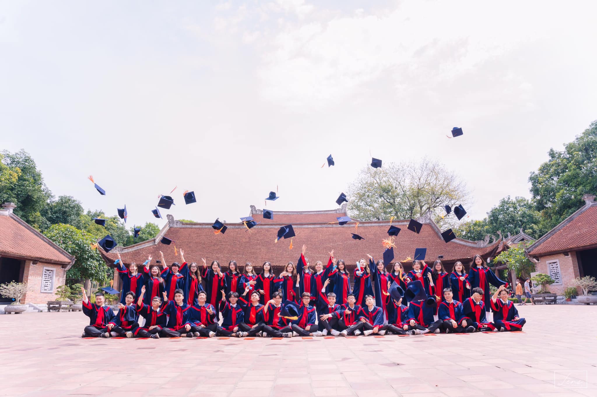 𝐘𝐄𝐀𝐑𝐁𝐎𝐎𝐊 12E1"🎓🎓🎓