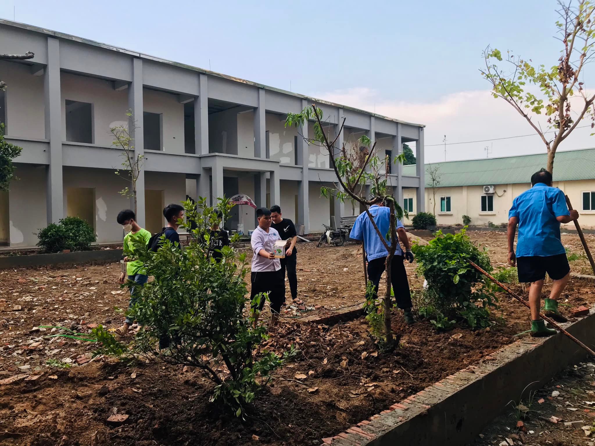  Đoàn thanh niên Hưởng ứng ngày hội CHIẾN SĨ HOA PHƯỢNG ĐỎ