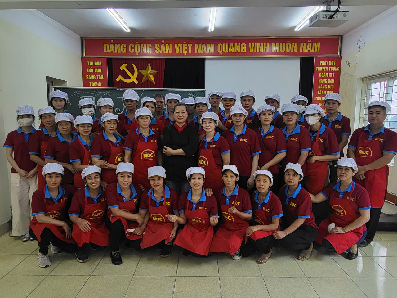 Học tập nâng cao chuyên môn, nghiệp vụ.