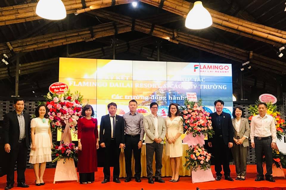 LỄ KÝ KẾT HỢP TÁC GIỮA  NHÀ TRƯỜNG   VÀ  FLAMIGO ĐẠI LẢI RESORT (13.11.2020)
