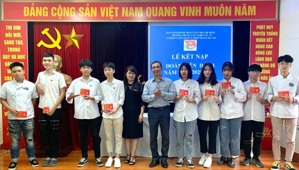 LỄ KẾT NẠP ĐOÀN VIÊN ĐỢT 1 - NĂM HỌC 2020 -2021 (20.11.2020)