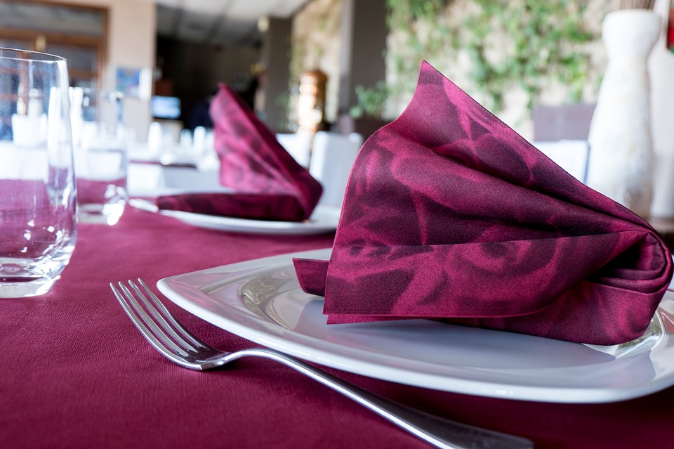 Kỹ thuật gấp khăn ăn