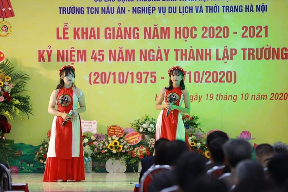 Song ca "Non nước hữu tình"
