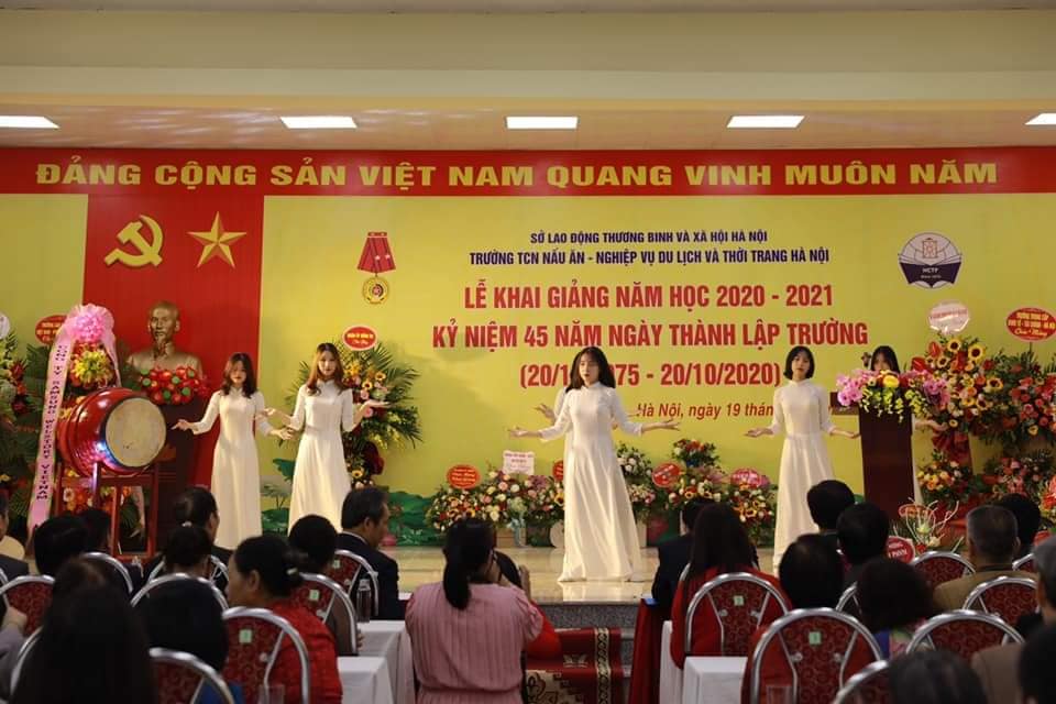 Múa “Xe đạp” 