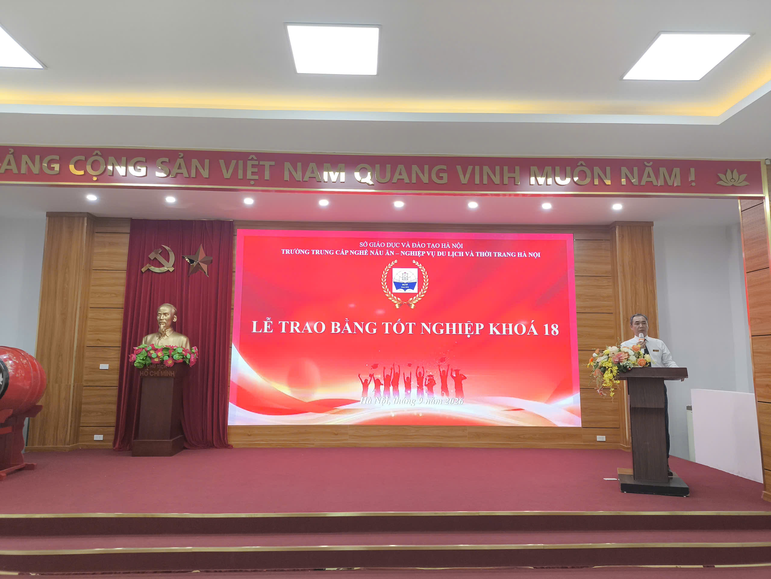 LỄ TRAO BẰNG TỐT NGHIỆP KHÓA 18 – DẤU MỐC TRƯỞNG THÀNH, KHỞI ĐẦU HÀNH TRÌNH MỚI
